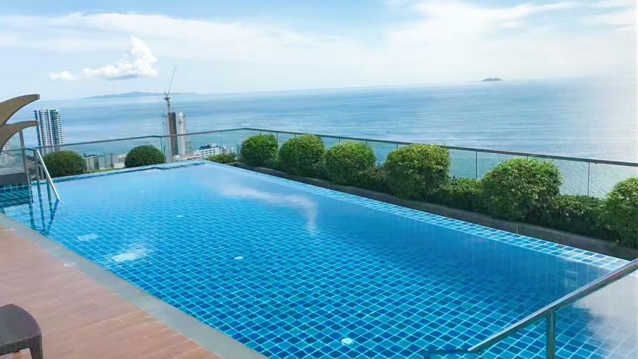 The Peak Towers Apartamento Pattaya Exterior foto