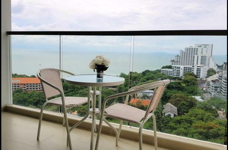 The Peak Towers Apartamento Pattaya Exterior foto